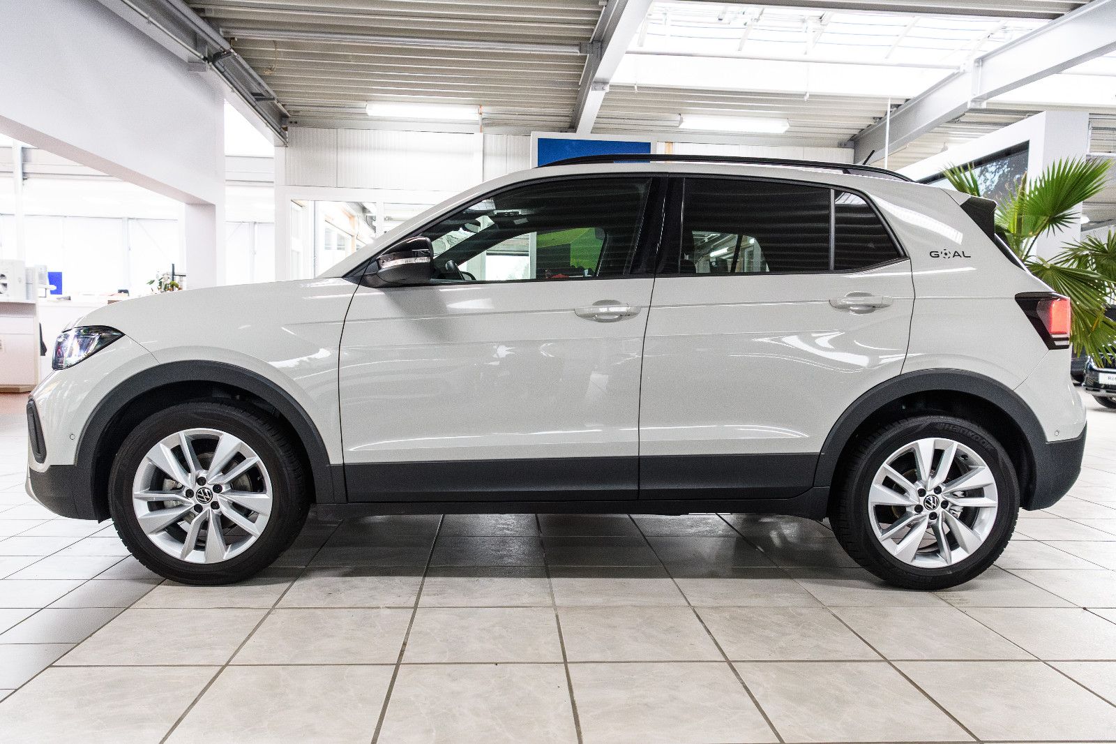 Fahrzeugabbildung Volkswagen T-Cross Goal 1.0 TSI DSG LED+AHK+NAVI+SHZ+ACC