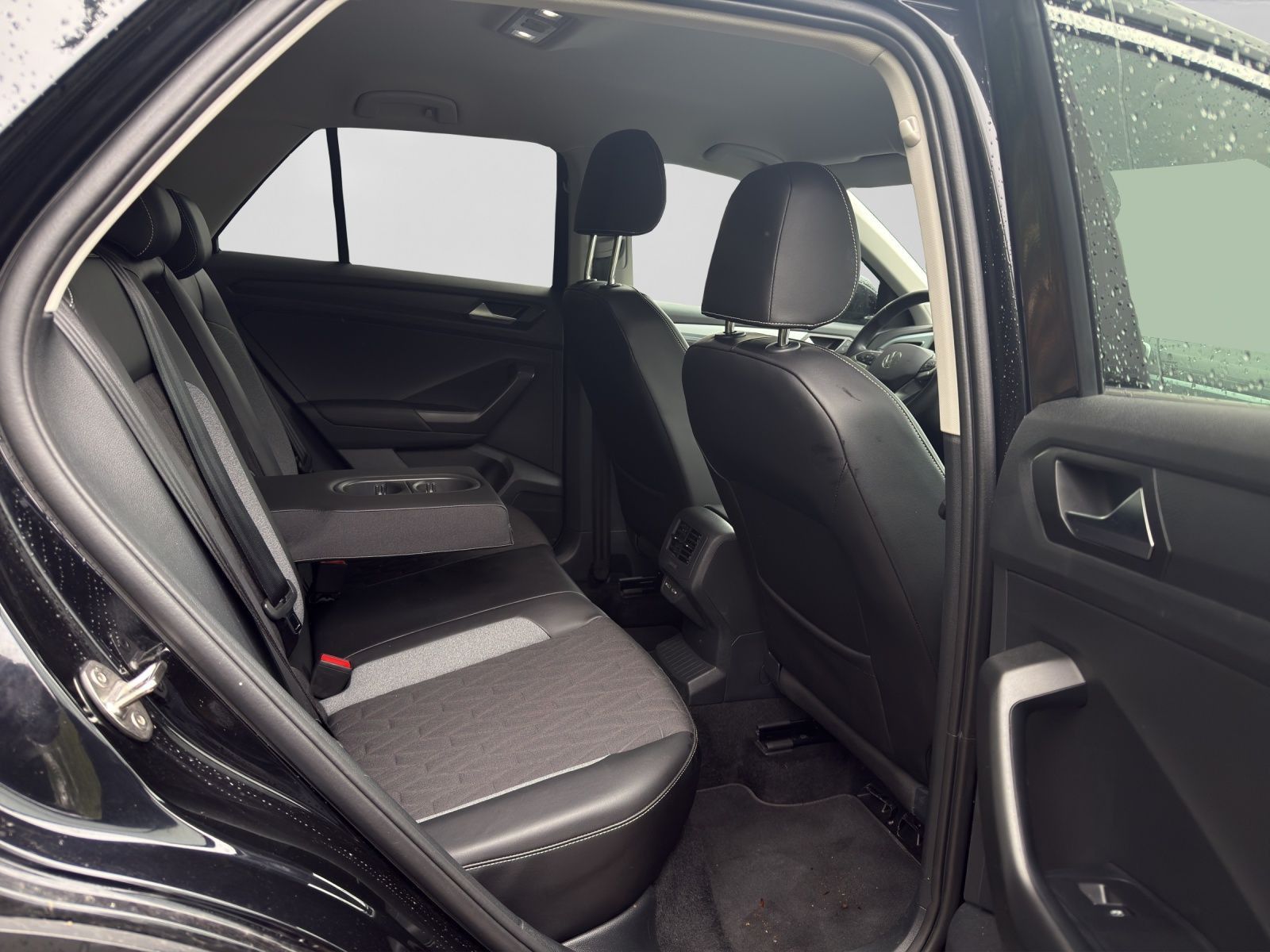 Volkswagen T-Roc - Bild 7