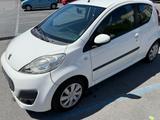 Peugeot 107 1.0 68CV 3p. CAMBIO AUTOMATICO - Peugeot 107 aus 2014
