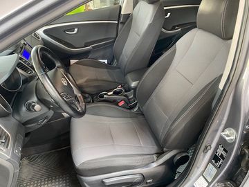 Hyundai i30 1.6 GDi blue