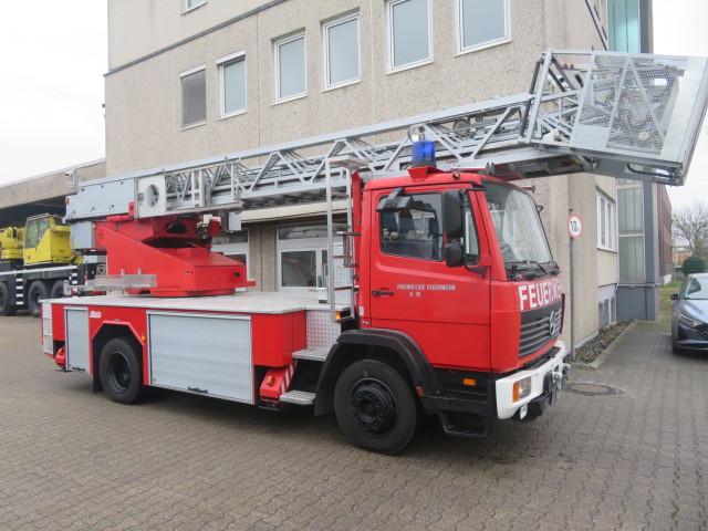 Mercedes-Benz 1124 F Feuerwehr Drehleiter 30m DLK 18-12 Bühne,