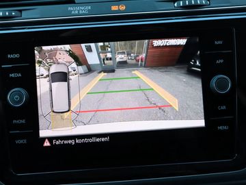 Volkswagen Touran 2.0 DSG R-Line 7-Sitze AHK Kamera
