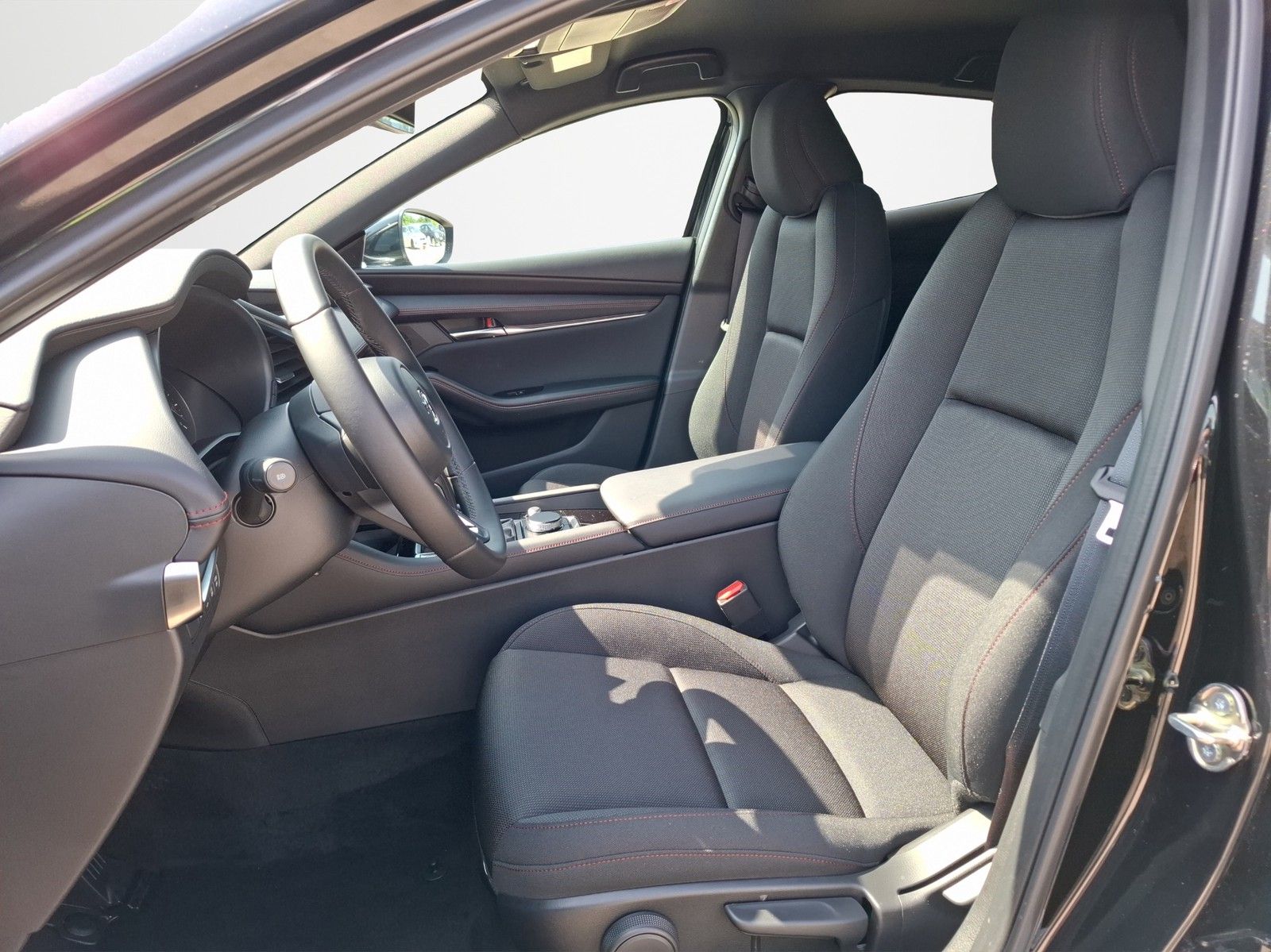 MAZDA 3 2.5 e-SKYACTIV G 140PS 6AT Homura - Image 9