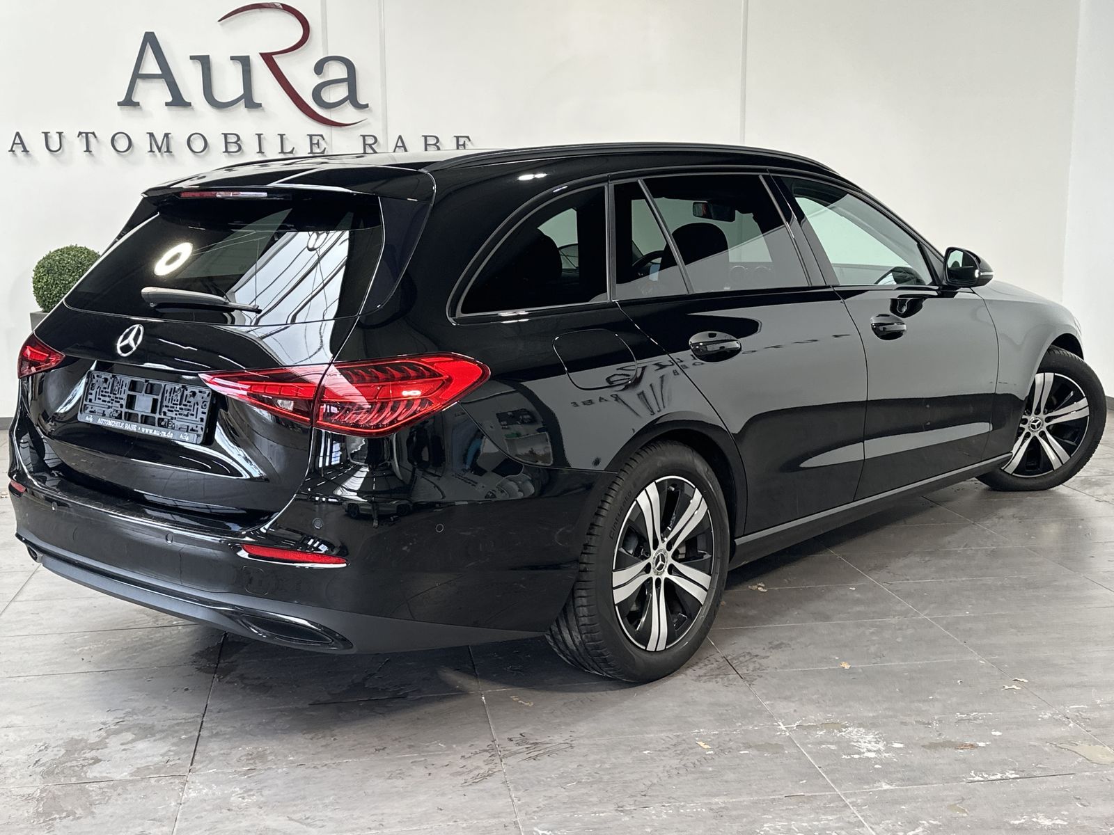 Fahrzeugabbildung Mercedes-Benz C 180 T Avantgarde NAV+LED+KAM+PANO+AHK+VCOCKPIT