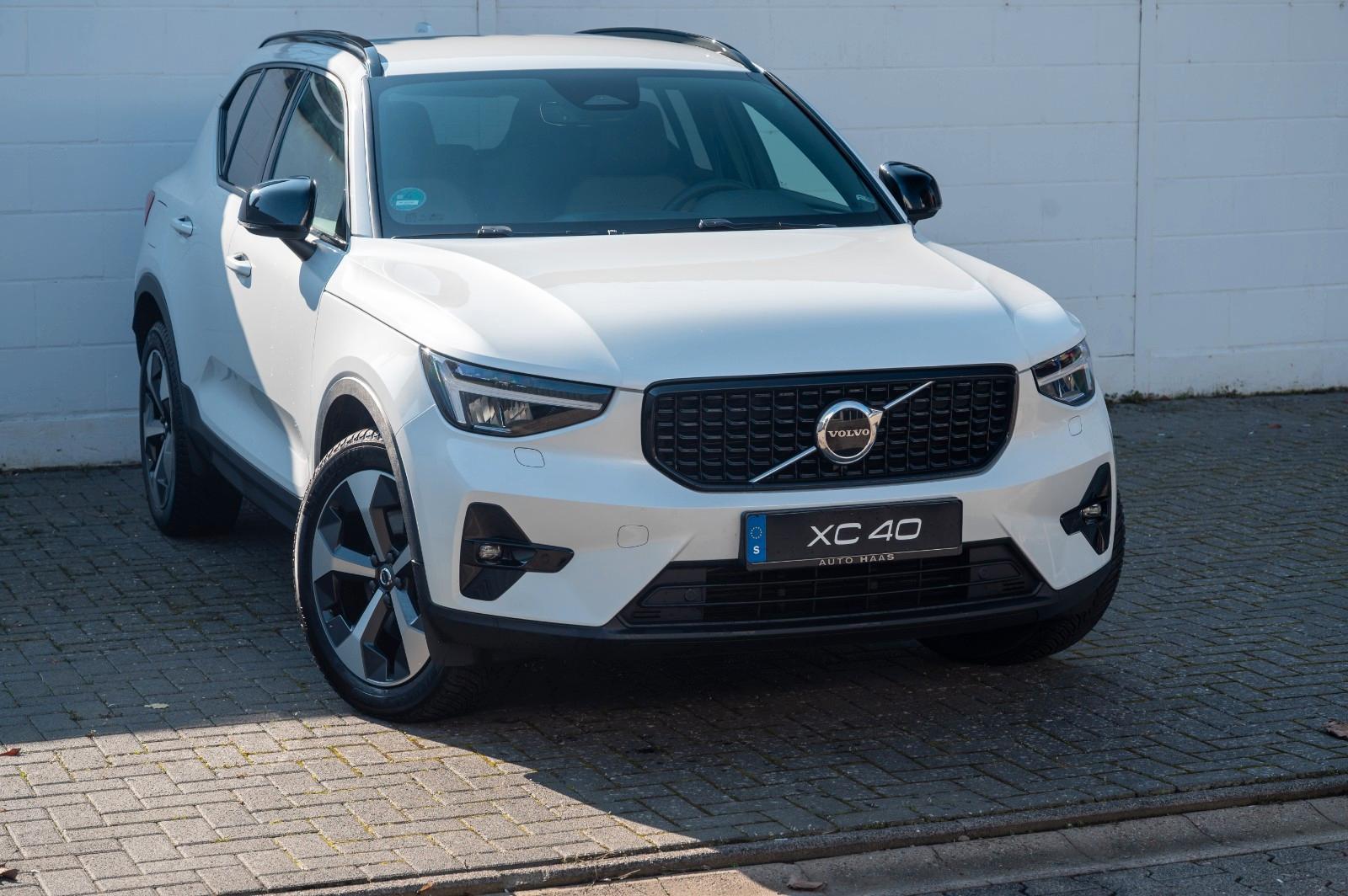 Volvo XC40 B4 Plus Dark