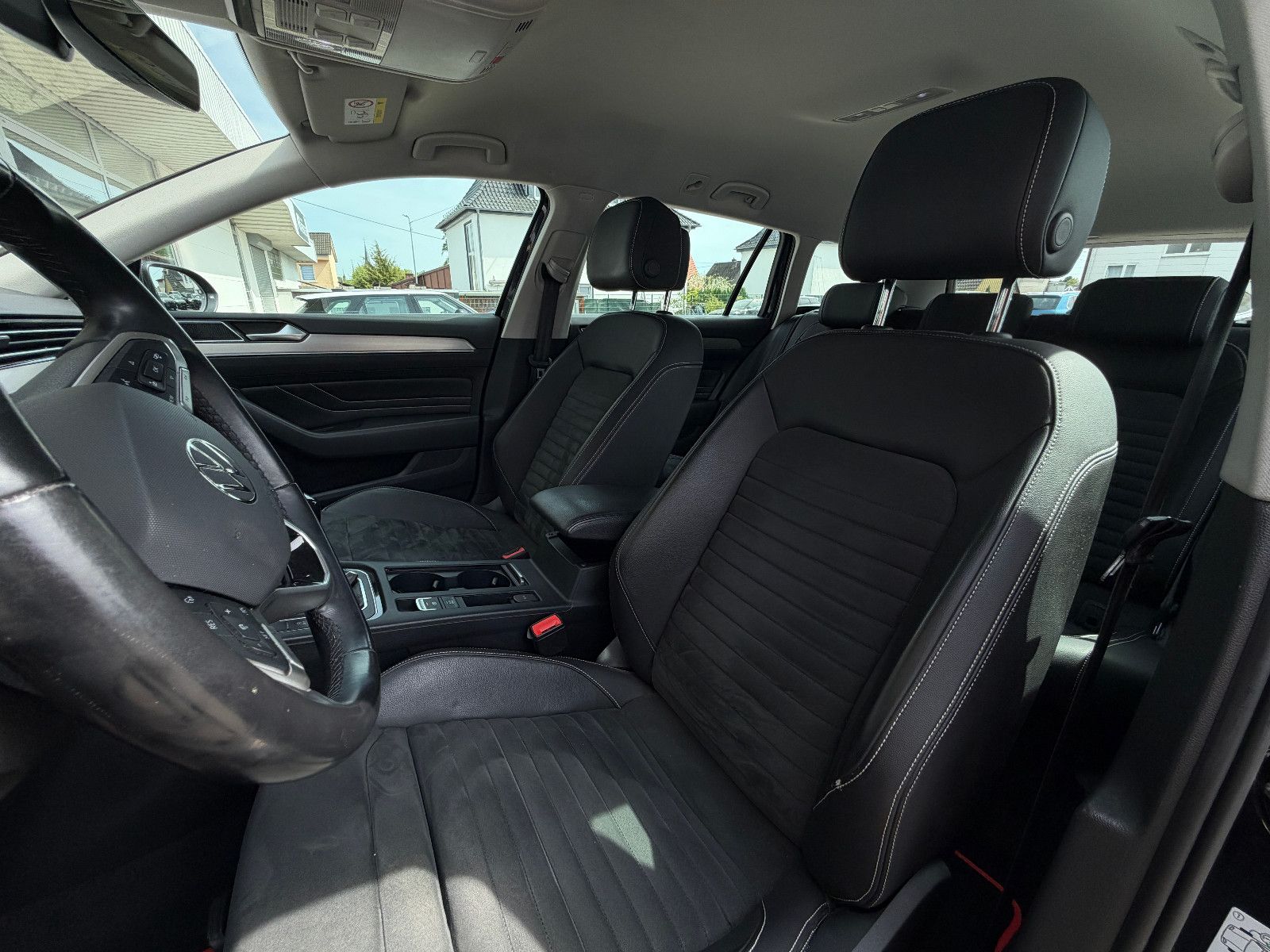 Fahrzeugabbildung Volkswagen Passat 2.0 HIGHLINE /KAMERA/MASSAGE/SHZ/LED/NAVI