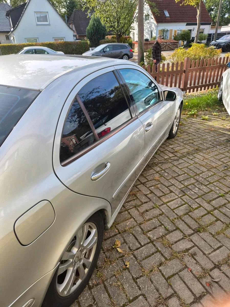 Mercedes-Benz E 220