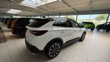 Fotografie 3 des Opel Grandland (X) Grandland X Plug-in-Hybrid 1.6 DI AT Elegance