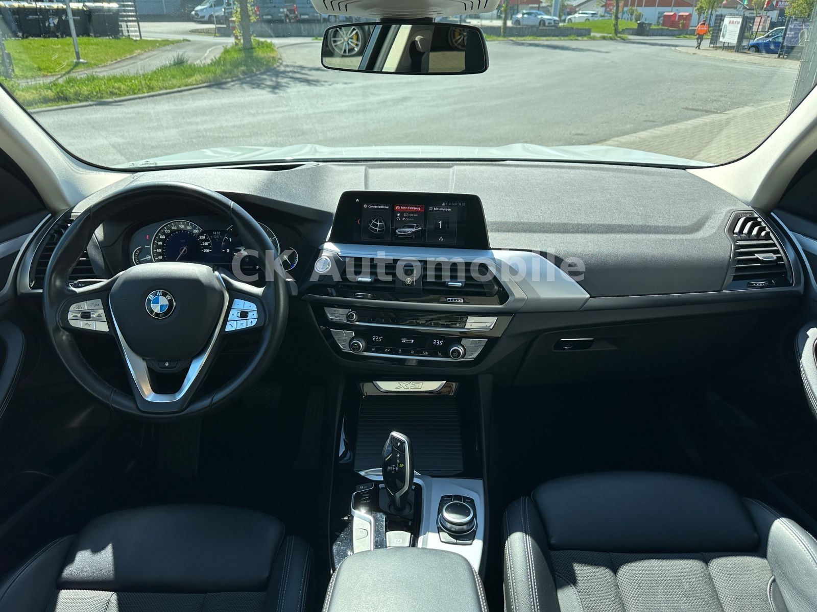 Fahrzeugabbildung BMW X3 xDrive20d Advantage/Navi/Head-Up/Pano/AHK