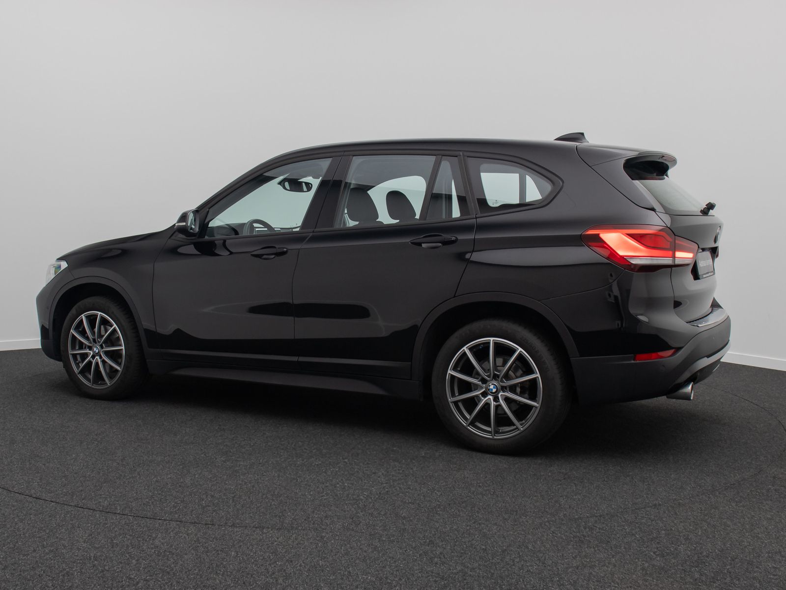 Fahrzeugabbildung BMW X1sD18i DAB HiFi Lenkrhzg DrivAssist Parkassist
