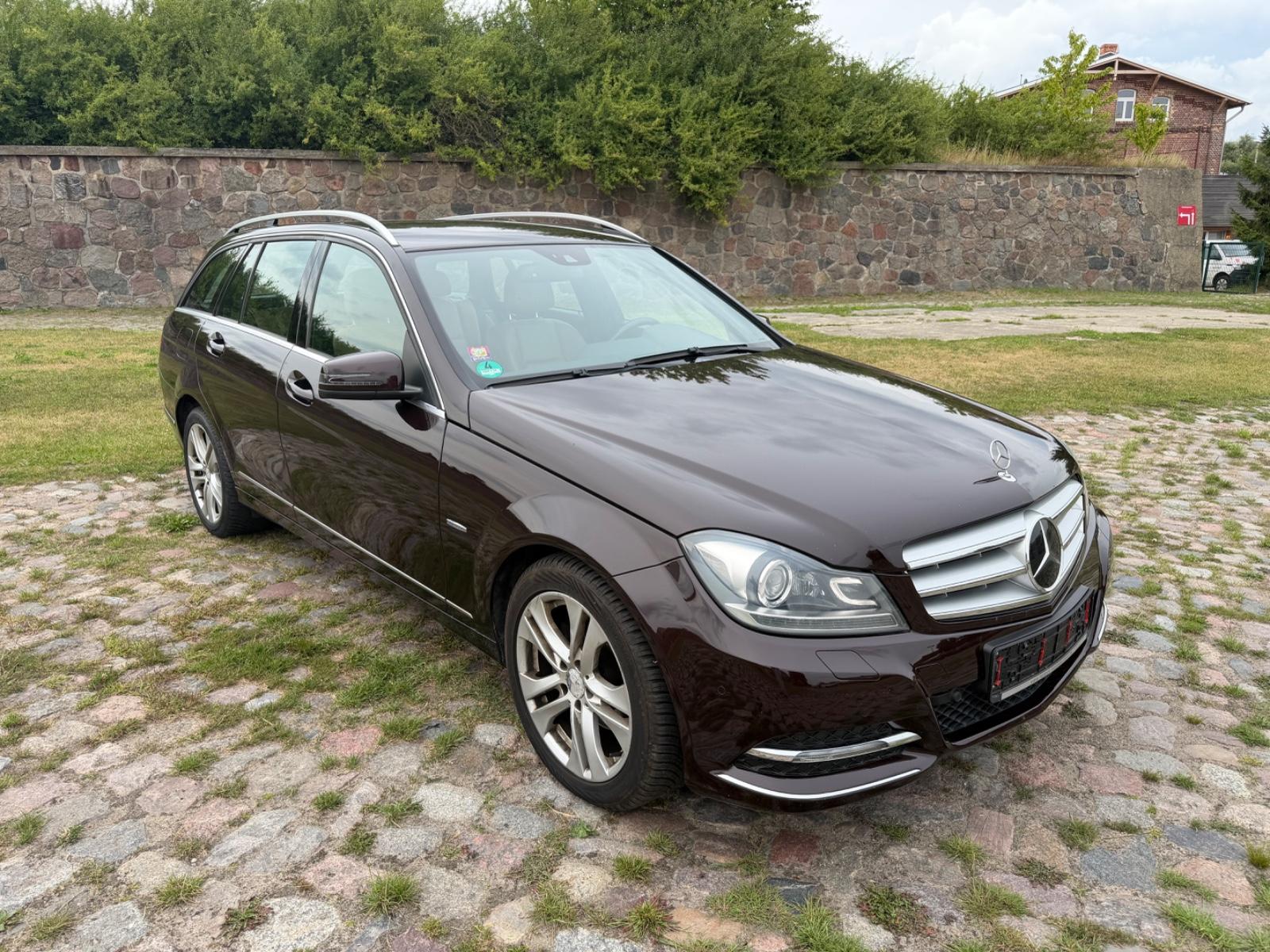 Mercedes-Benz C200, 2011