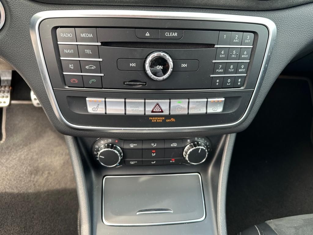 Fahrzeugabbildung Mercedes-Benz A 180 AMG Navi LED SHZ Ambie. Sport RDK CD