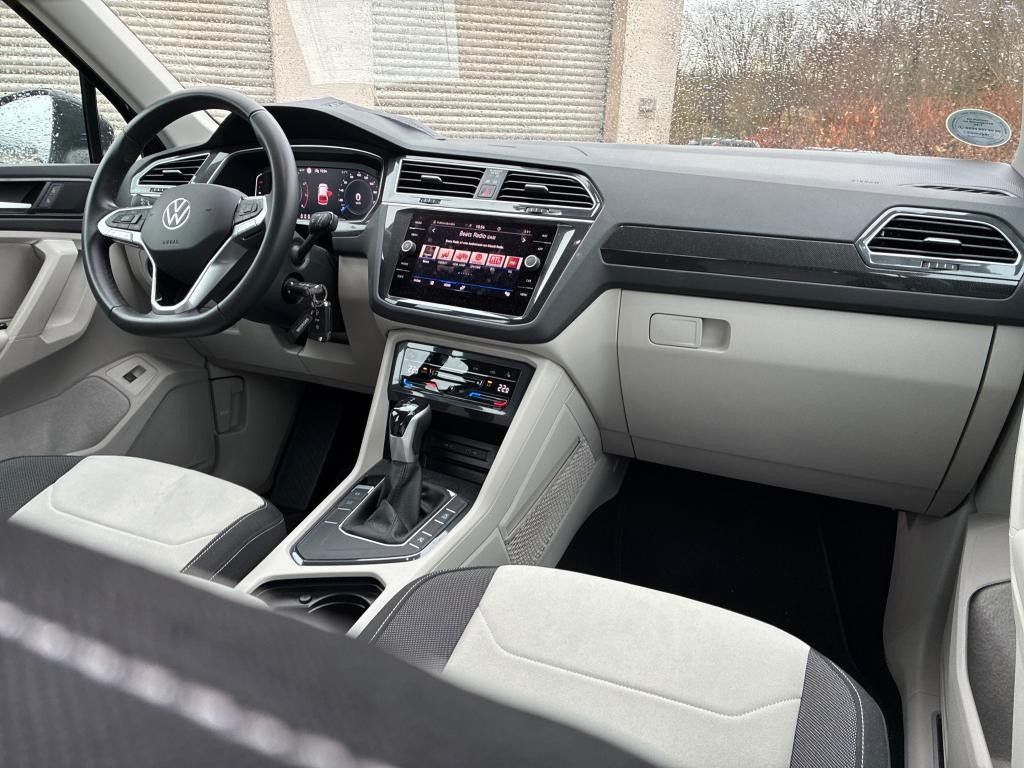 Fahrzeugabbildung Volkswagen Tiguan TSI DSG ELEGANCE 19-ZOLL MATRIX 360` 1.HD