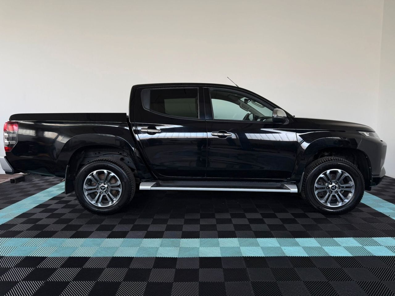 Other Mitsubishi L200 150CV 2.3 D INTENSE Double Cab 4 imagem 3