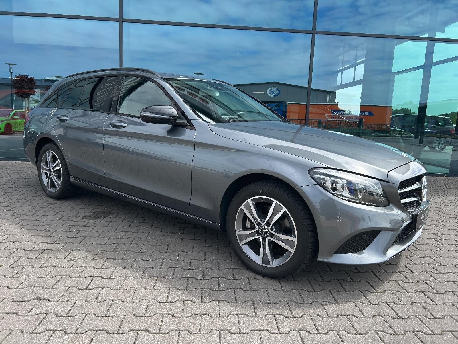 Mercedes-Benz C 220d T Avantgarde 4MATIC Night AHK Standhzng.