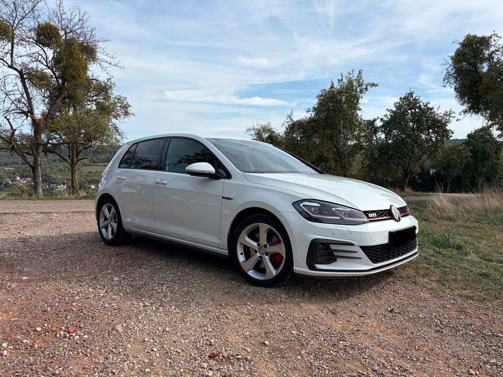 Image of Volkswagen Golf