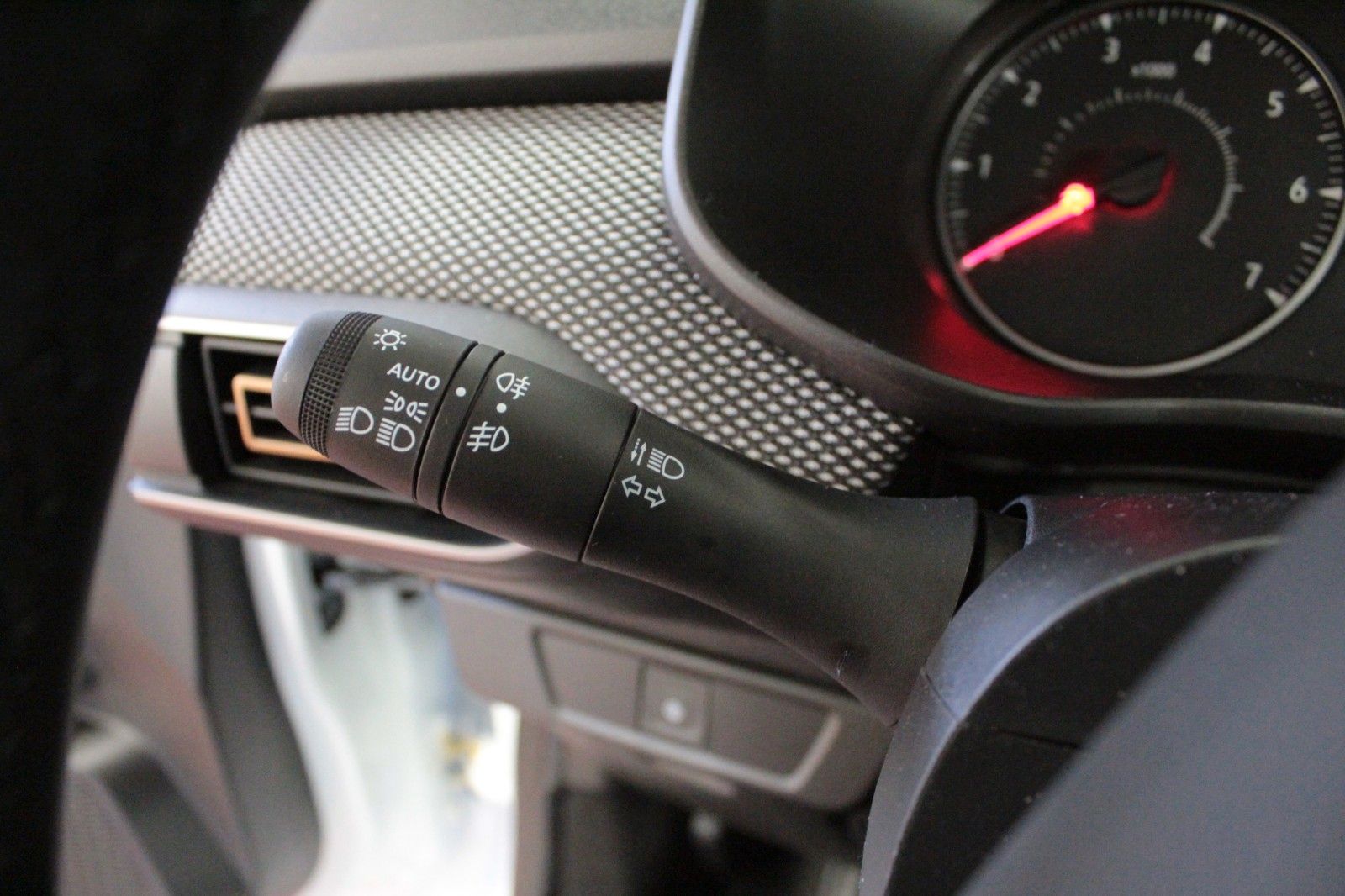Fahrzeugabbildung Dacia Sandero TCe 90 Stepway  Expression*Winterpaket.*