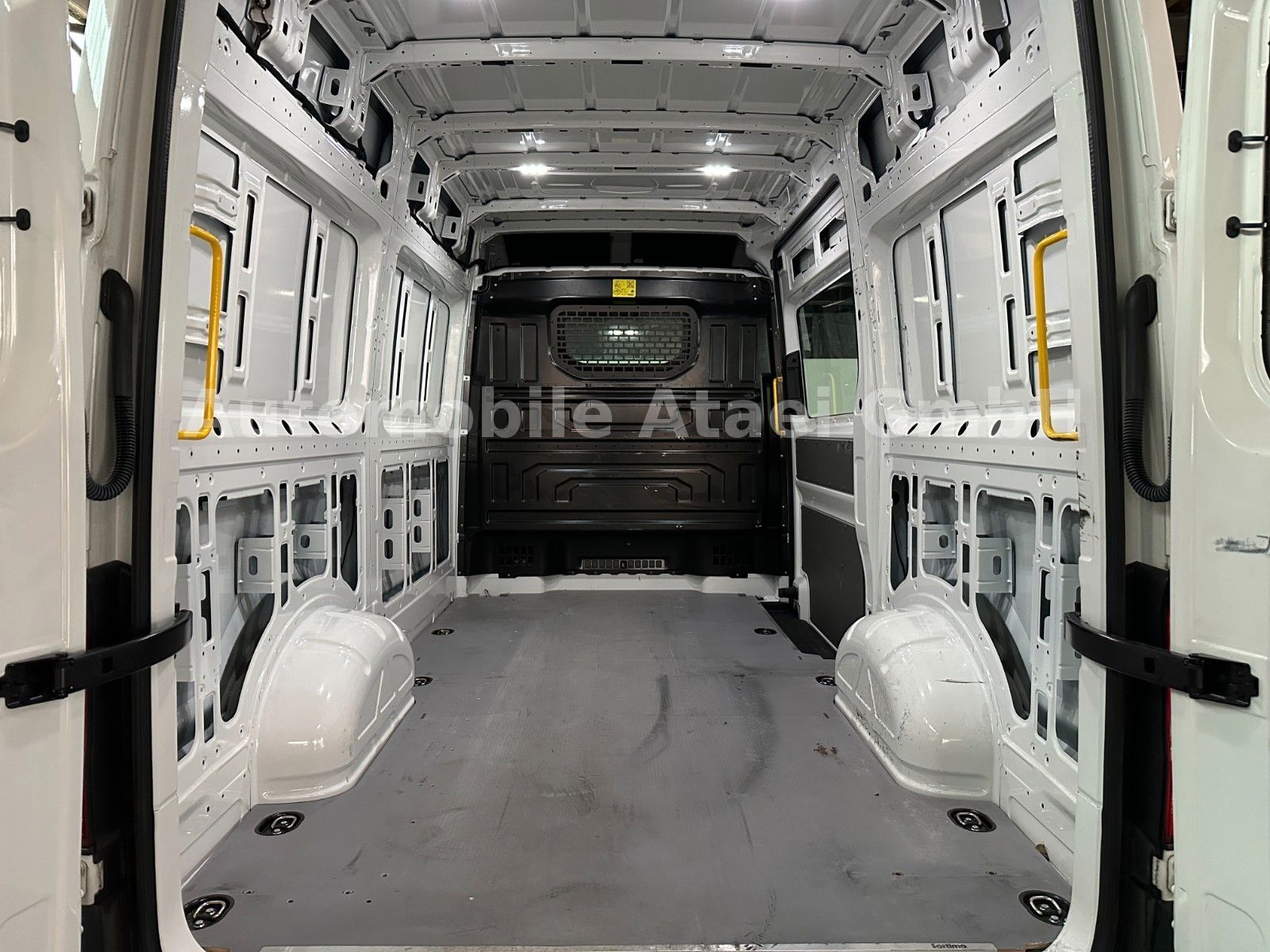 Fahrzeugabbildung Volkswagen Crafter 35 TDI DSG KAMERA+ LED+ TOP! (1065)