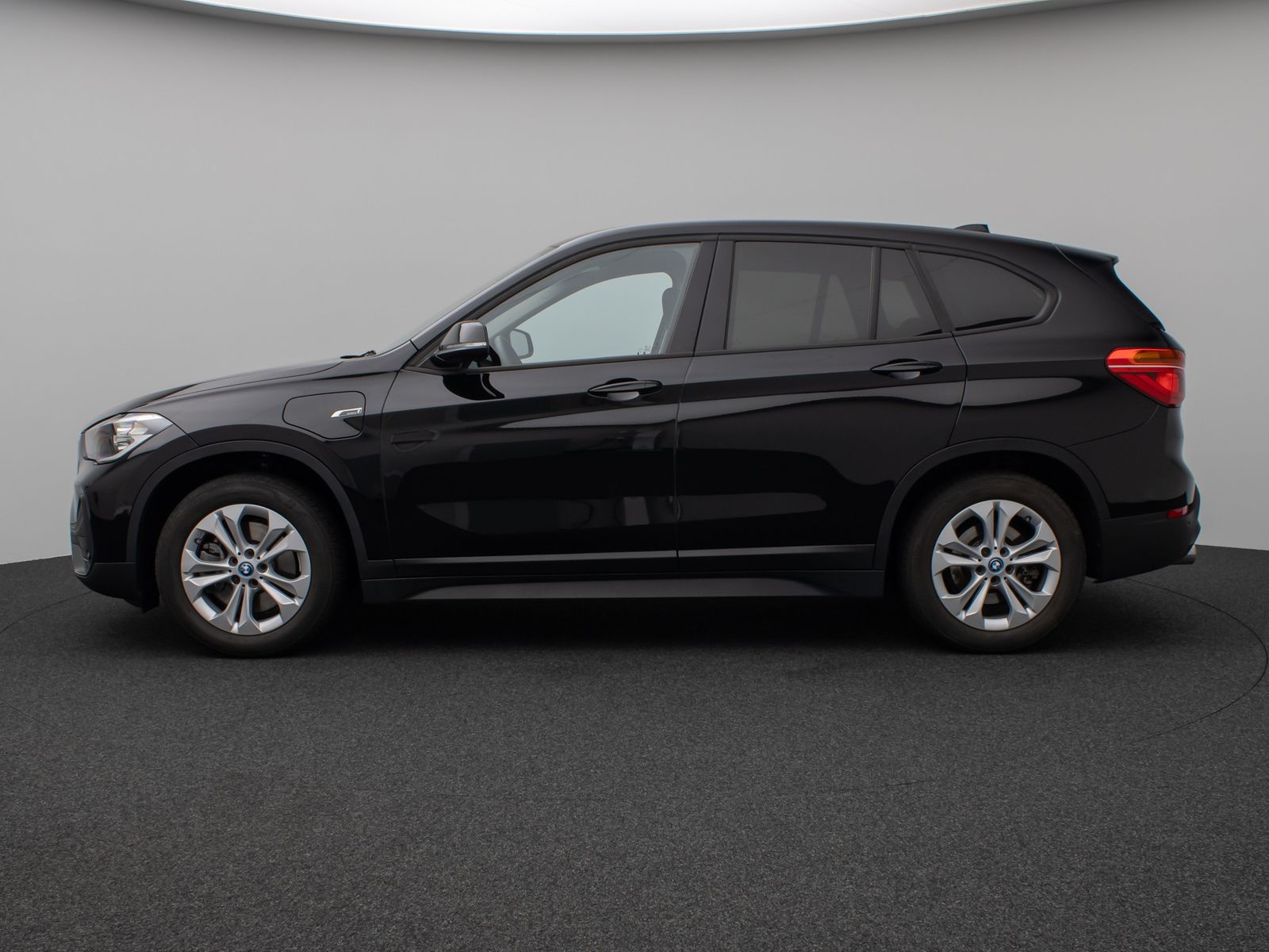 Fahrzeugabbildung BMW X1 xD25e ParkAss DAB Navi Lordos GwschwindigReg
