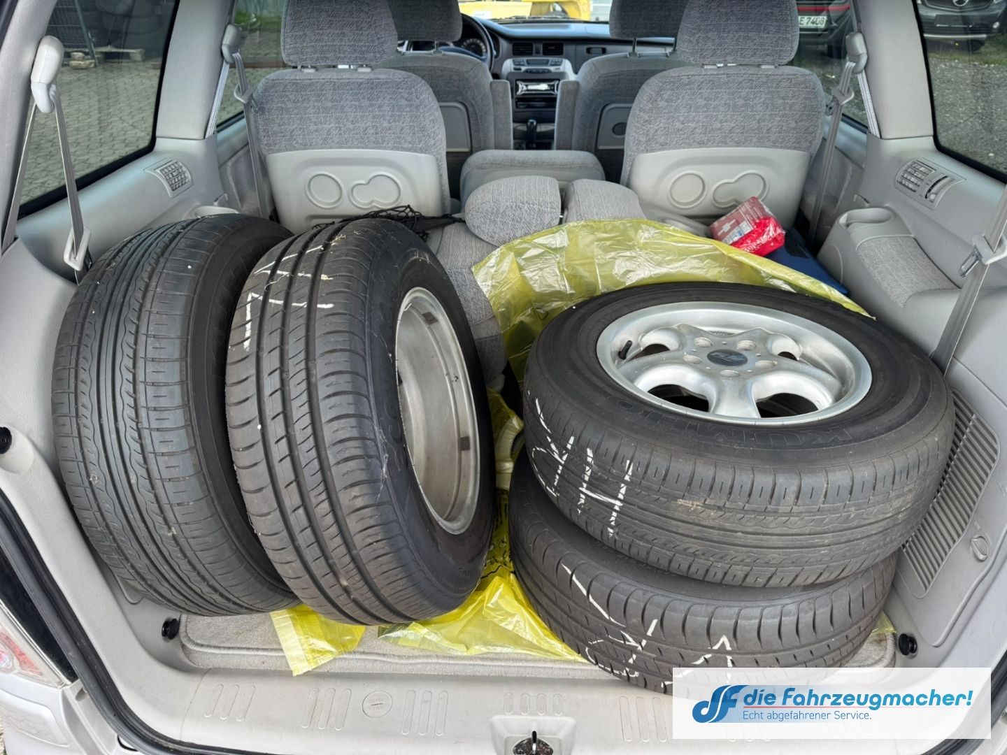 Fahrzeugabbildung Hyundai Trajet 2.0 GLS Team 06 *TÜV 07/27* Klima el.SP S
