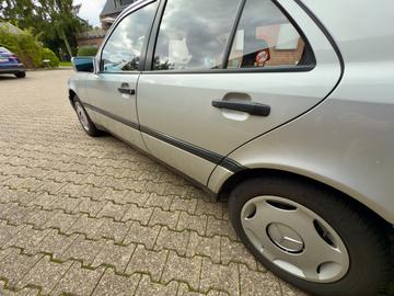 صورة 7 لـ 1993 Mercedes-BENZ C 180