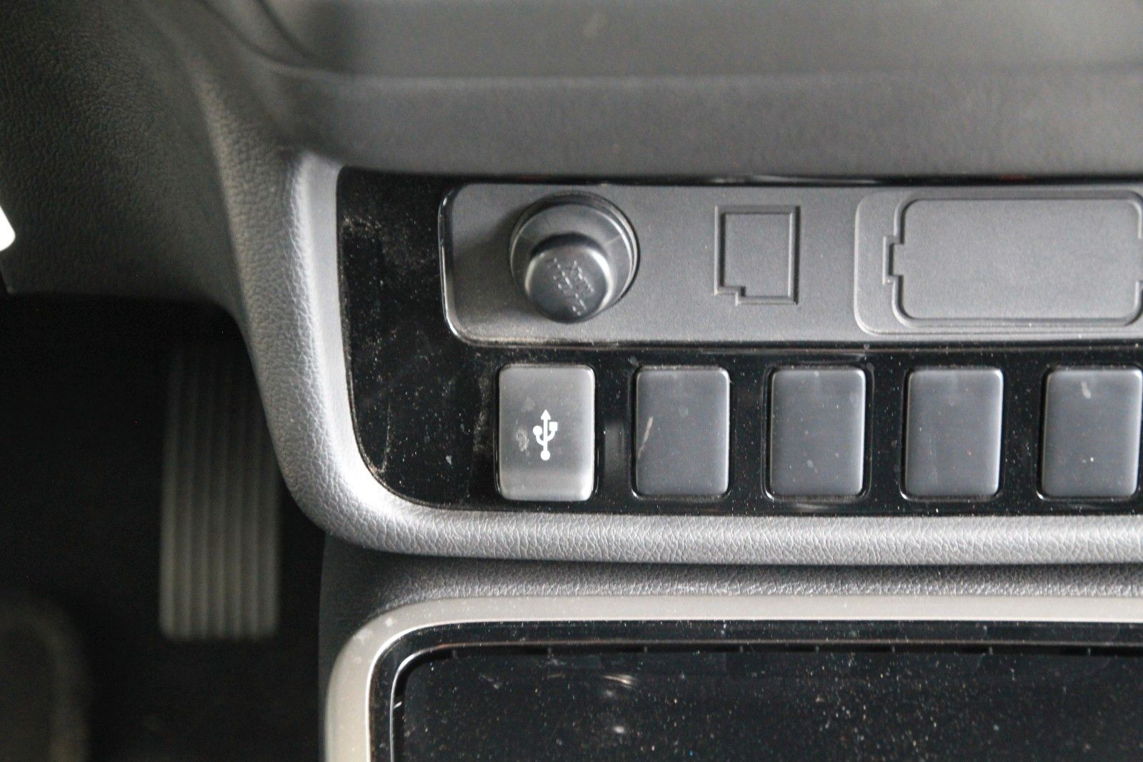Fahrzeugabbildung Mitsubishi Outlander Active 2WD