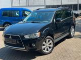 Mitsubishi Outlander Intense 4WD 2.2 D Automatik / 7-Sitzer - Mitsubishi Outlander in Düsseldorf