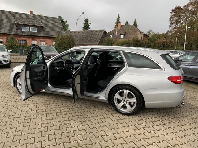 Fahrzeugabbildung Mercedes-Benz E 220  Td Avantgarde+LED+Comand+Spur+Kamera+AHK