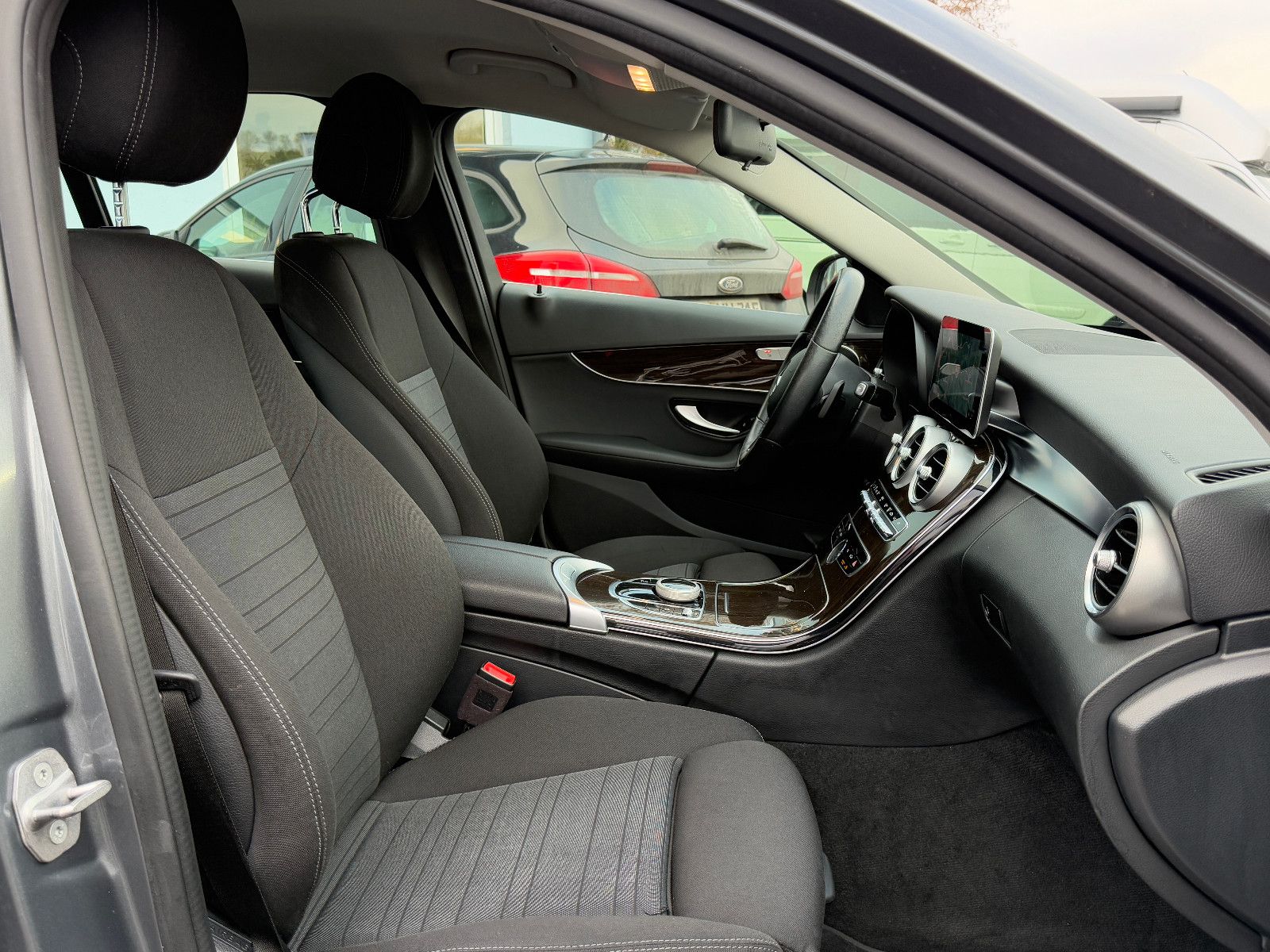 Fahrzeugabbildung Mercedes-Benz C 300de Limo Avantgarde Hybrid 9G DAB GRA Navi