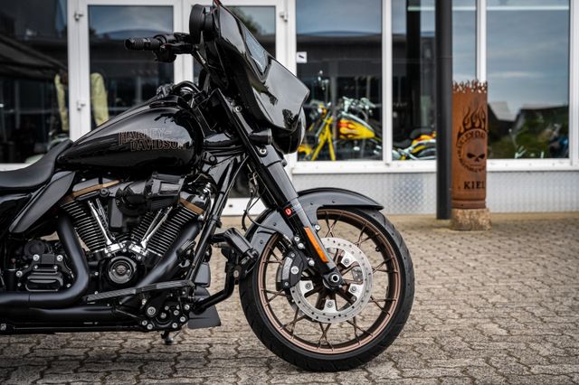Fahrzeugabbildung Harley-Davidson STREET GLIDE ST 117 FLHXST  - KessTech -