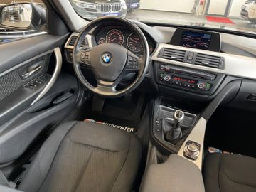 BMW 320d xDrive *NAVI*PDC*SZHZ*BI-XENON*