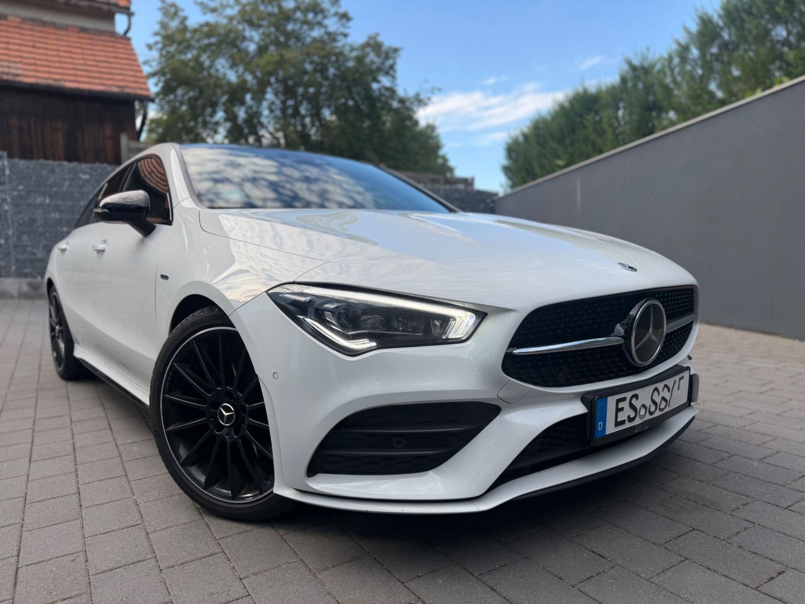 MERCEDES-BENZ CLA 200d 4MATIC AMG Edition Night PANO LED ACC 