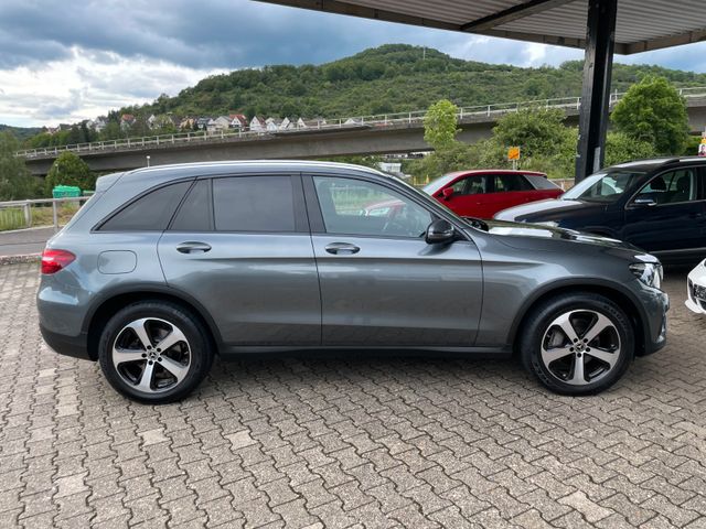 Mercedes-Benz GLC Klasse GLC 250 d 4Matic Navi AHK schwenkbar