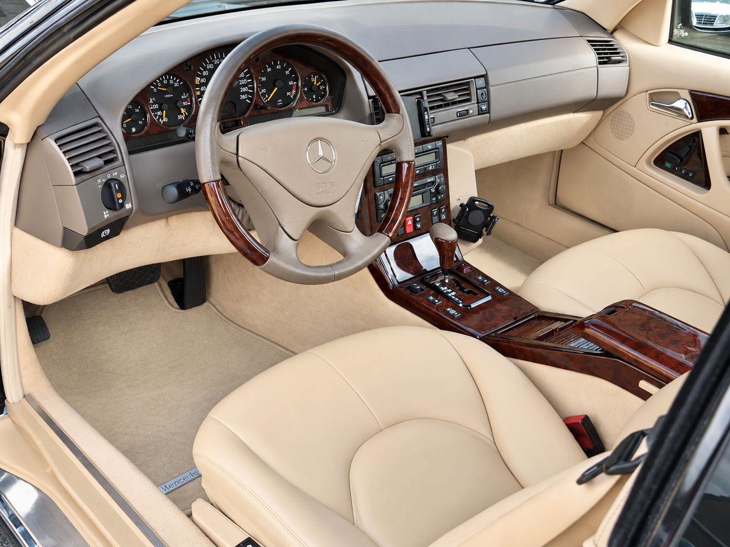 Fahrzeugabbildung Mercedes-Benz SL 280/BRD/Erstlack+Historie/Panorama/1A Sammler