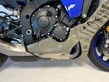 Yamaha YZF-R1 RN65 +AKRA+INDIVIDUALLACK+ - YAMAHA BLAU R6