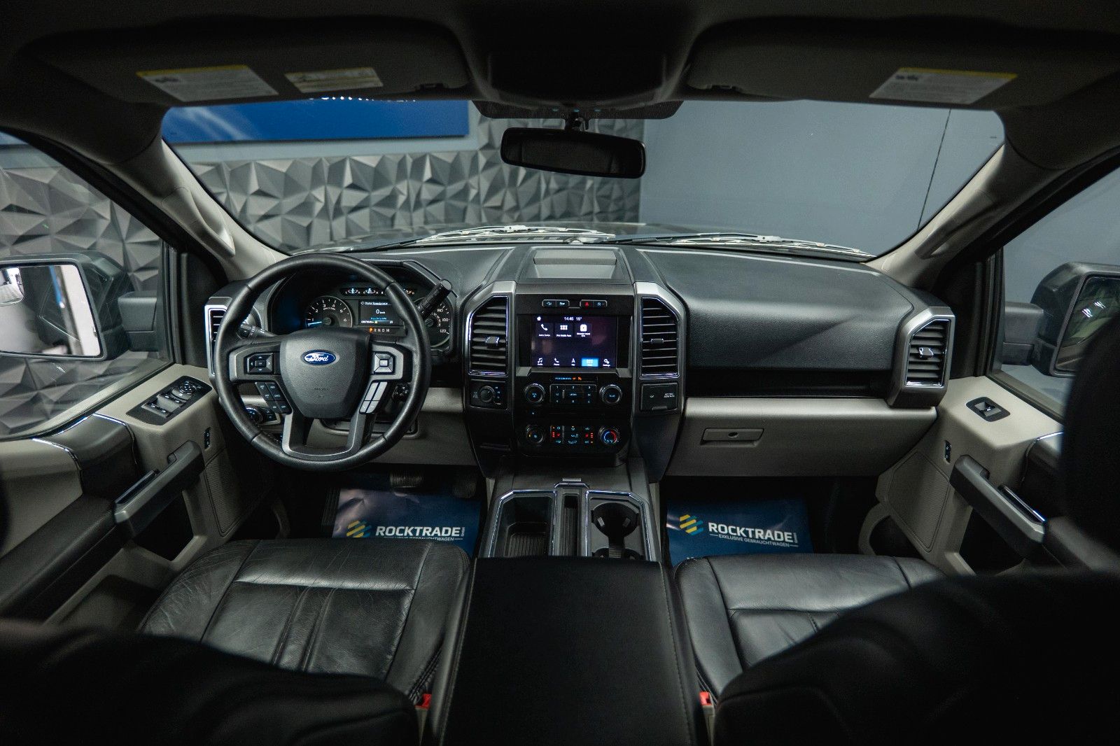 Fahrzeugabbildung Ford F150 5.0L V8 4x4 Offroad XLT SupCrew Unfallfrei