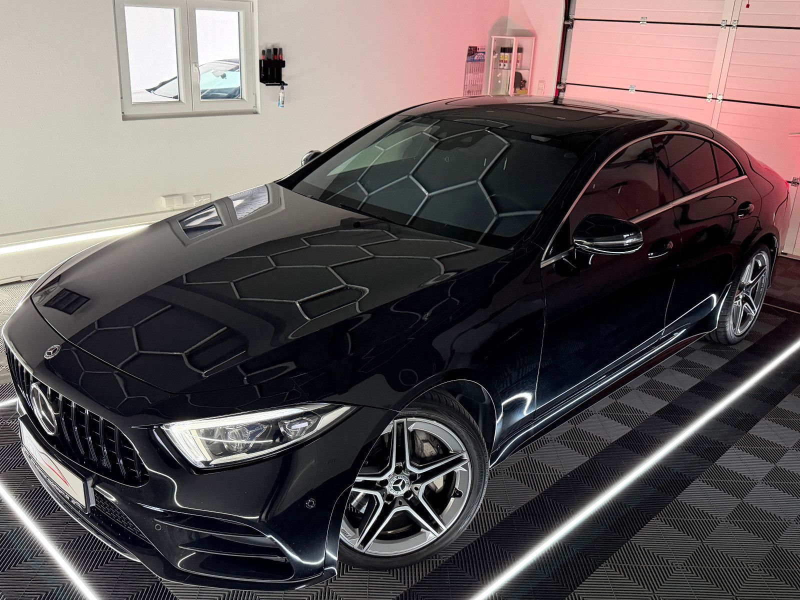 Fahrzeugabbildung Mercedes-Benz CLS 350 d 4Matic AMG-LINE/HuD/eGSD/DISTRONIC+