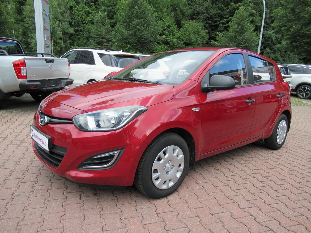 HYUNDAI i20