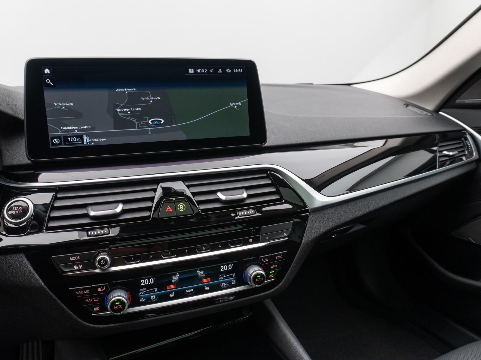 Fahrzeugabbildung BMW 530e xD Alarm DAB 360°Panorama H/K 4Klima Sport