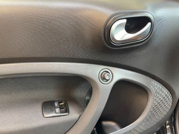Smart ForTwo coupe 52kW *19%MwSt*MFL*NAVI*SHZ*