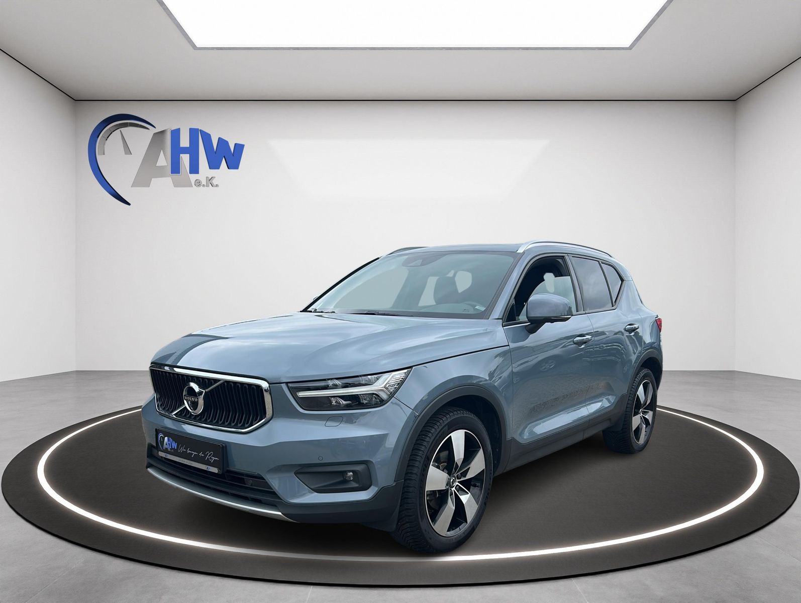 Fahrzeugabbildung Volvo XC40 D3 Geartronic Momentum Pro