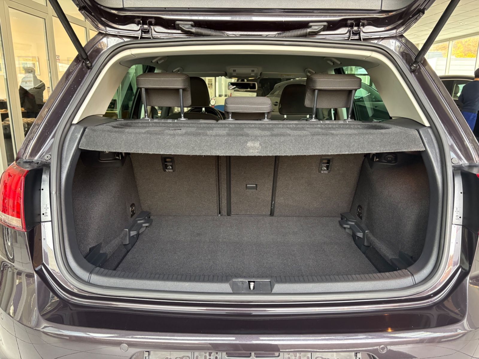 Fahrzeugabbildung Volkswagen Golf VII Lim. Lounge BMT