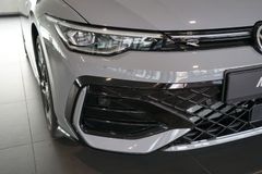 VW Golf 2.0 TDI DSG R-Line | Pano | HuD | FACELIFT VW Golf 2.0 TDI DSG R-Line | Pano | HuD | FACELIFT