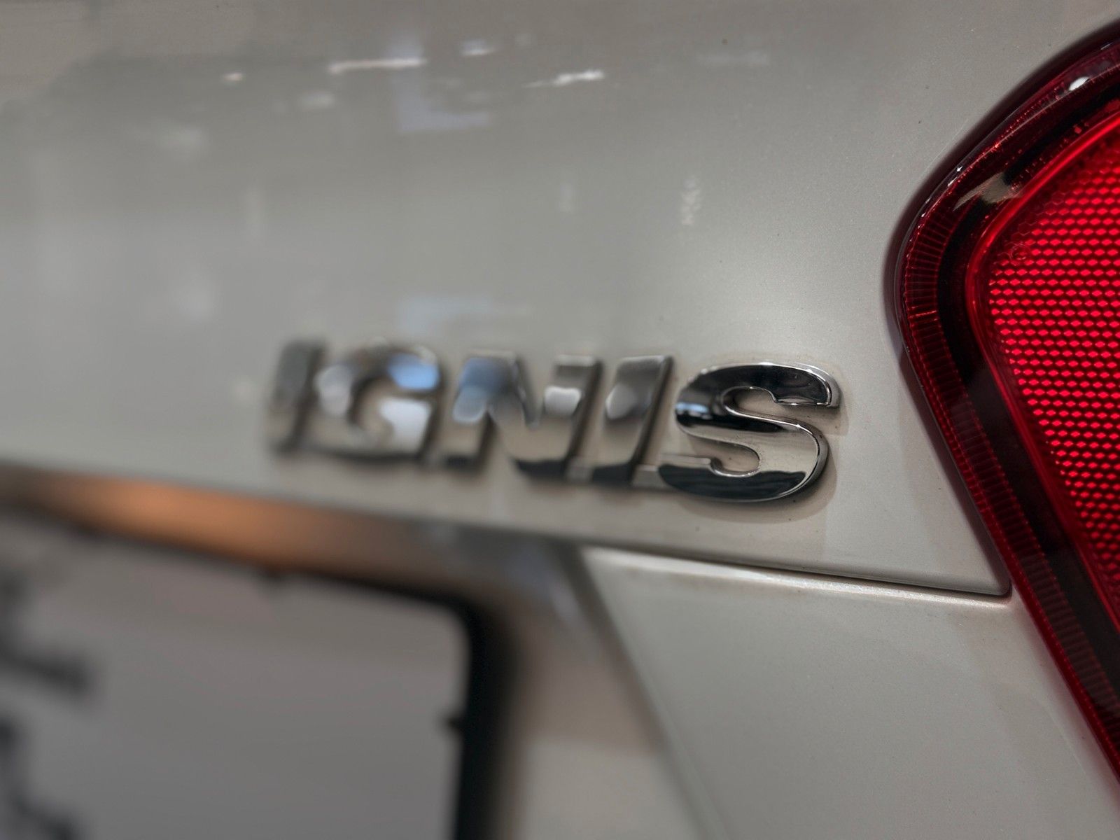 Fahrzeugabbildung Suzuki Ignis Comfort + / NAVI / CAR PLAY / SITZHEIZUNG