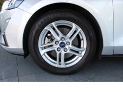 Fahrzeugabbildung Ford Focus Cool & Connect,Automatic,AHK,Kamera