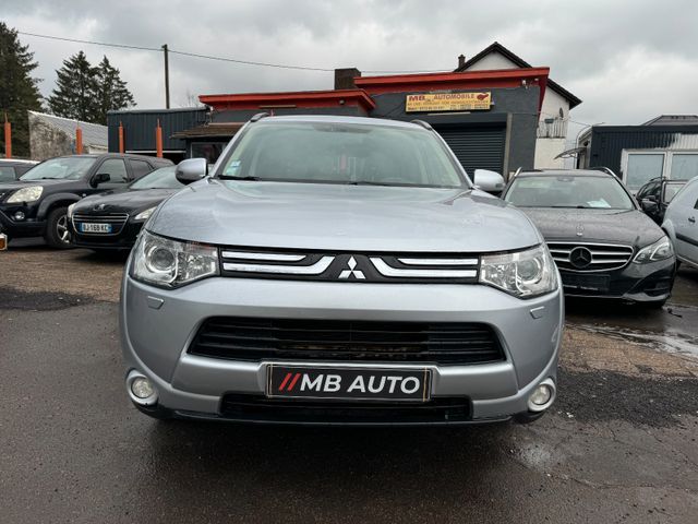 Mitsubishi Outlander 2.2 DI-D 4WD nqvi  KAMERA KLIMATRONIC