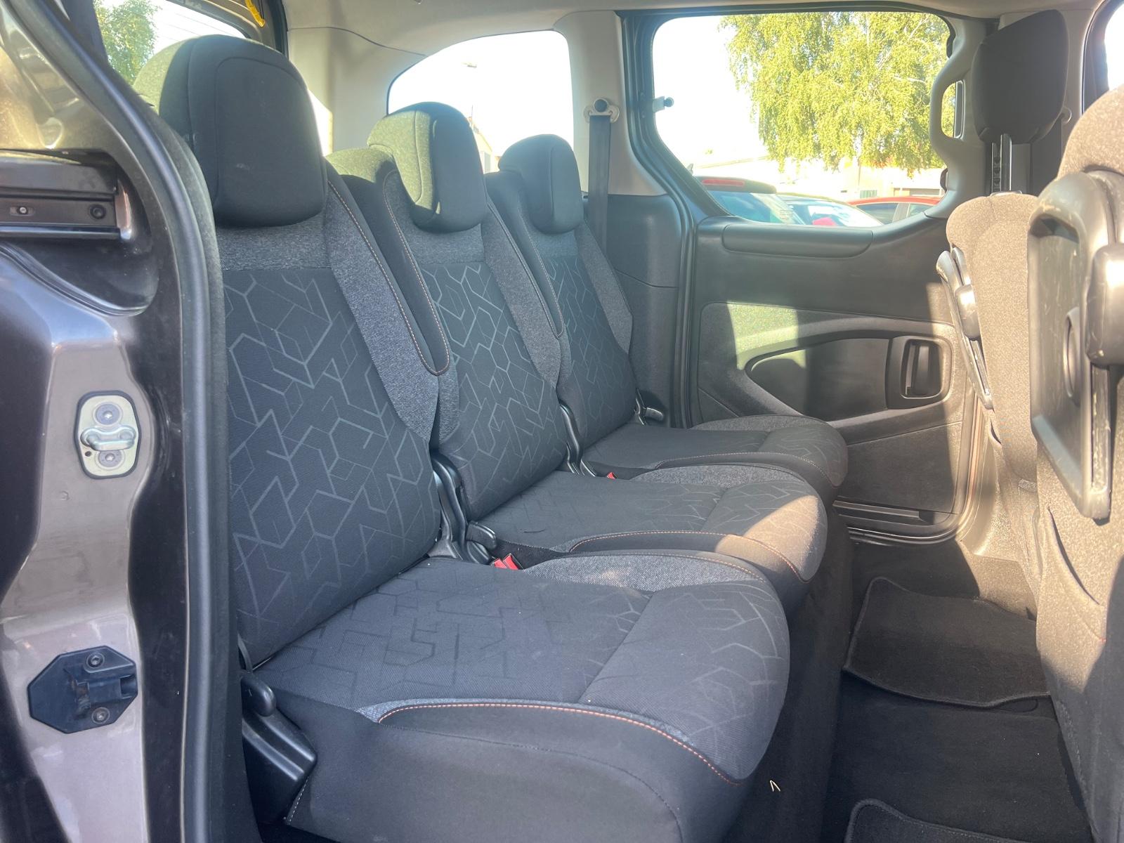 Peugeot Partner Tepee Active Automatik SHZ Klima Tempoma