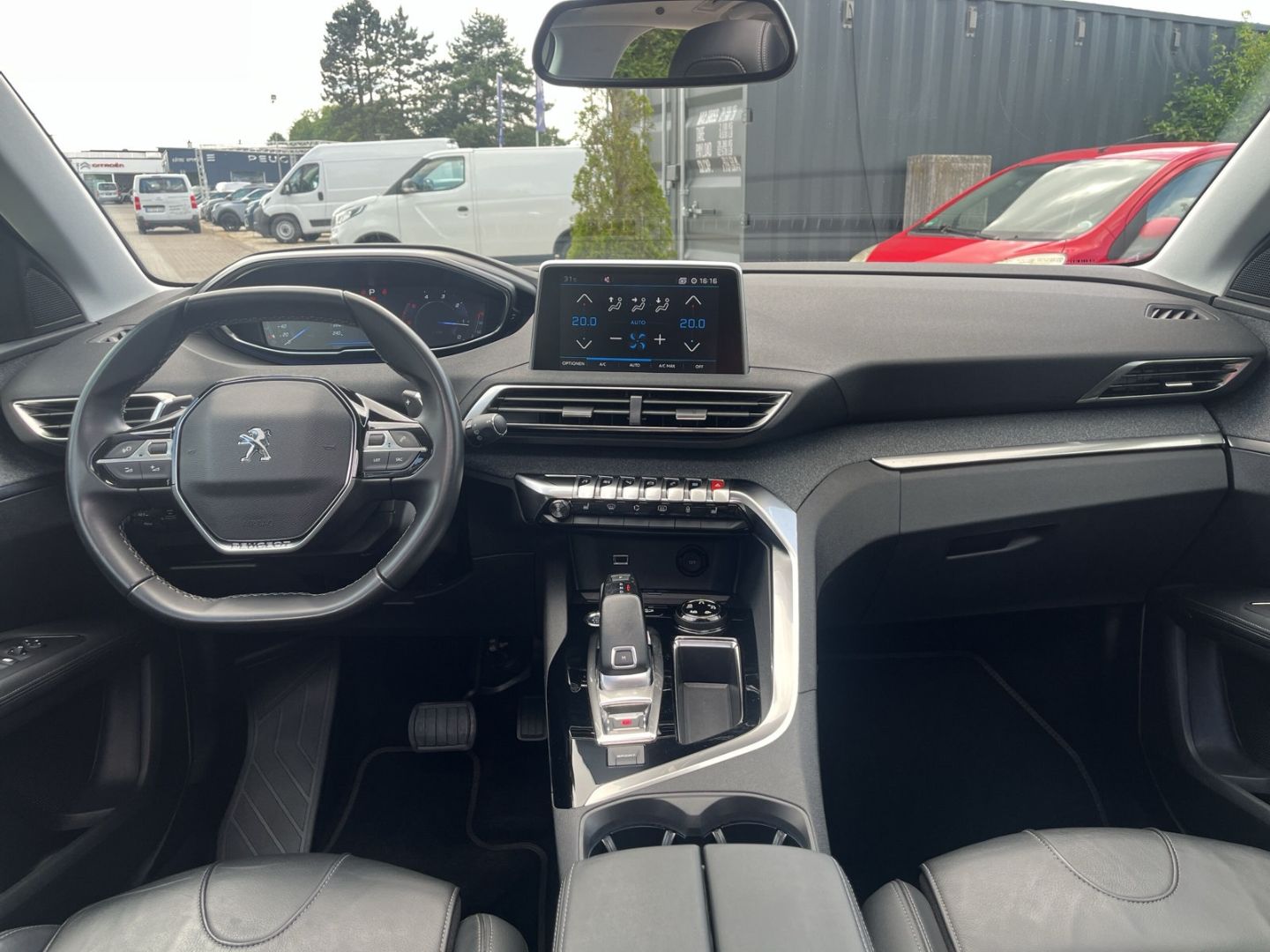Fahrzeugabbildung Peugeot 3008 Allure BlueHDi 130 EAT8 AHK El. Pano Navi