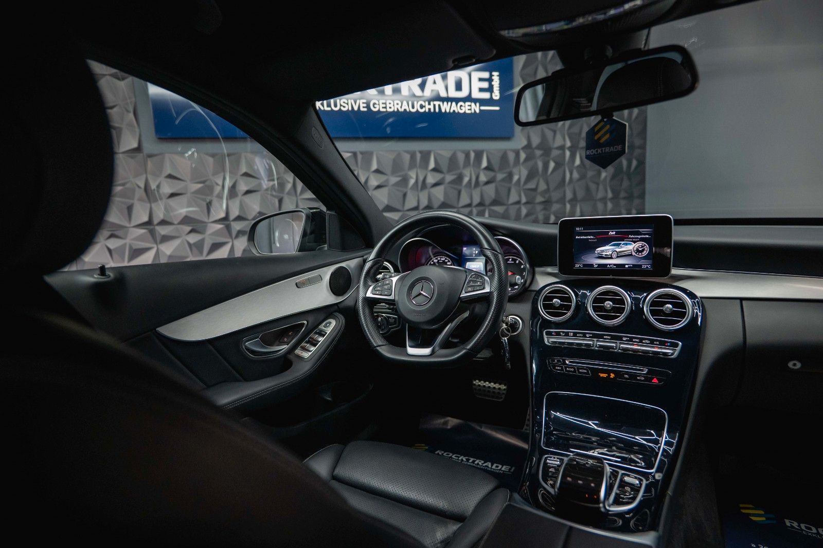 Fahrzeugabbildung Mercedes-Benz C 400 T 4Matic AMG Night-Edition *LED*19%*