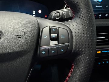 Fahrzeugverkauf 17 Ford Kuga ST-Line 1.5 AT AHK Navi Pano Kamera
